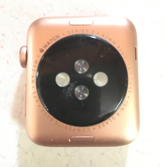 Rose Gold Apple Watch Series 3 (GPS Only) - Picture 2 of 5